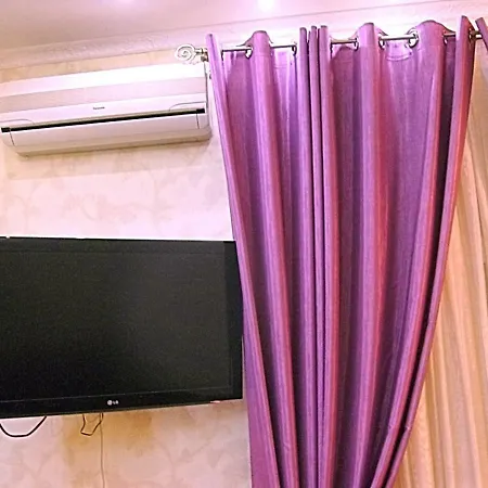 Апартаменти Modern 1-bedroom In Center Of At Richelevskaya & Derebasovska *