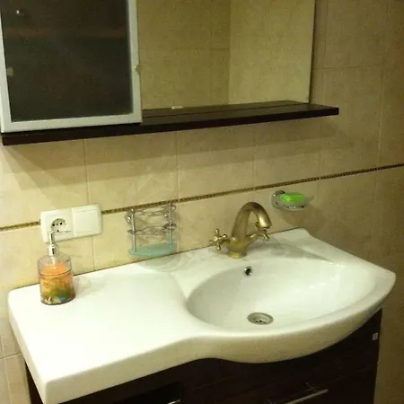 Апартаменти Modern 1-bedroom In Center Of At Richelevskaya & Derebasovska